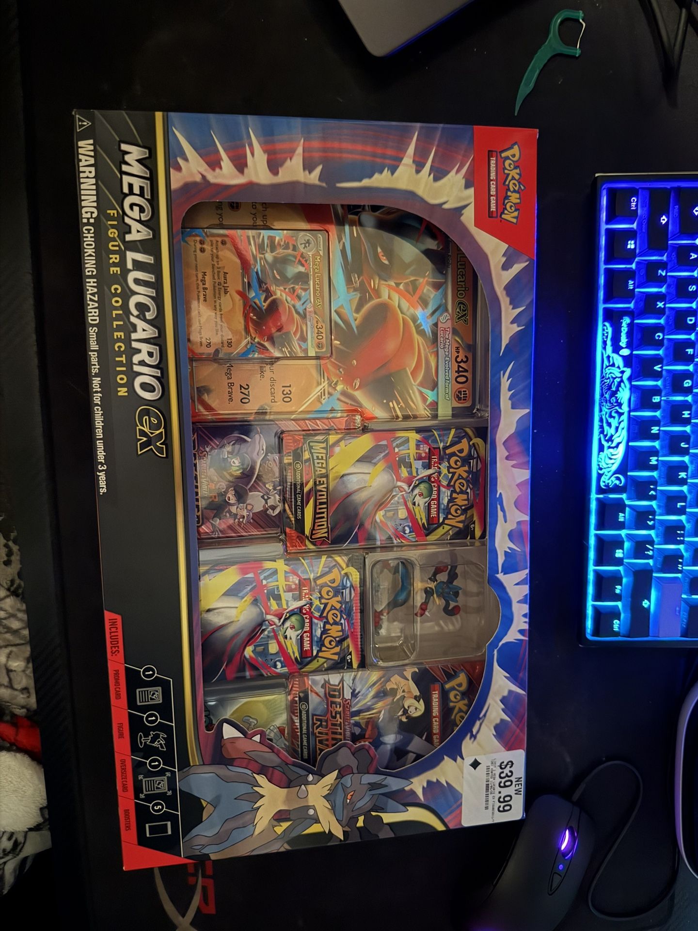 Pokémon mega Lucario ex box