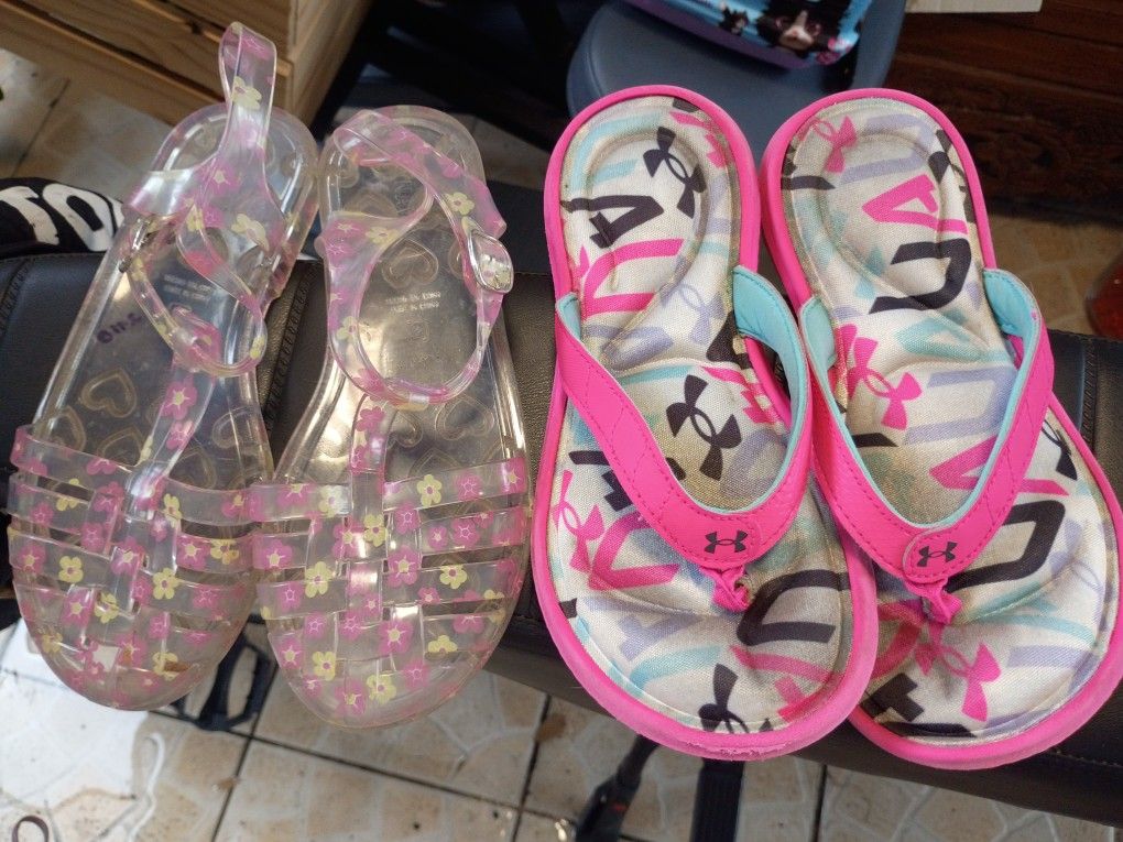 2 Pair Of Sandals And A Rain Boots Size 3