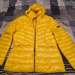 BCBGMAXAZRIA Thermal Jacket 