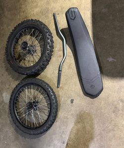 Bike tires / seat and handlebars