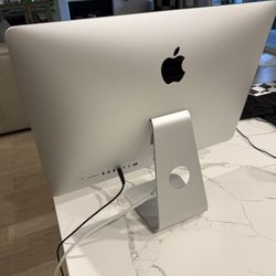 Apple iMac 21.5" (Late 2013) - 1TB Storage
