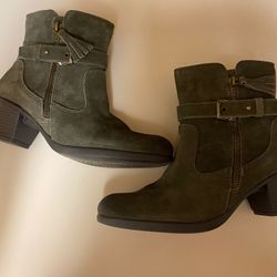 Earth Orgins Tori Suede Ankle Boots