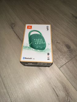 JBL Clip 4 Bluetooth Speaker Green
