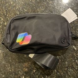 LULULEMON Everywhere Belt Bag Black - New With Tags