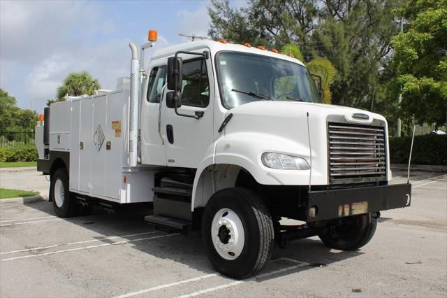 2012 Freightliner M2 106