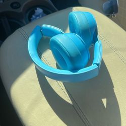 Beats Solo Pro 