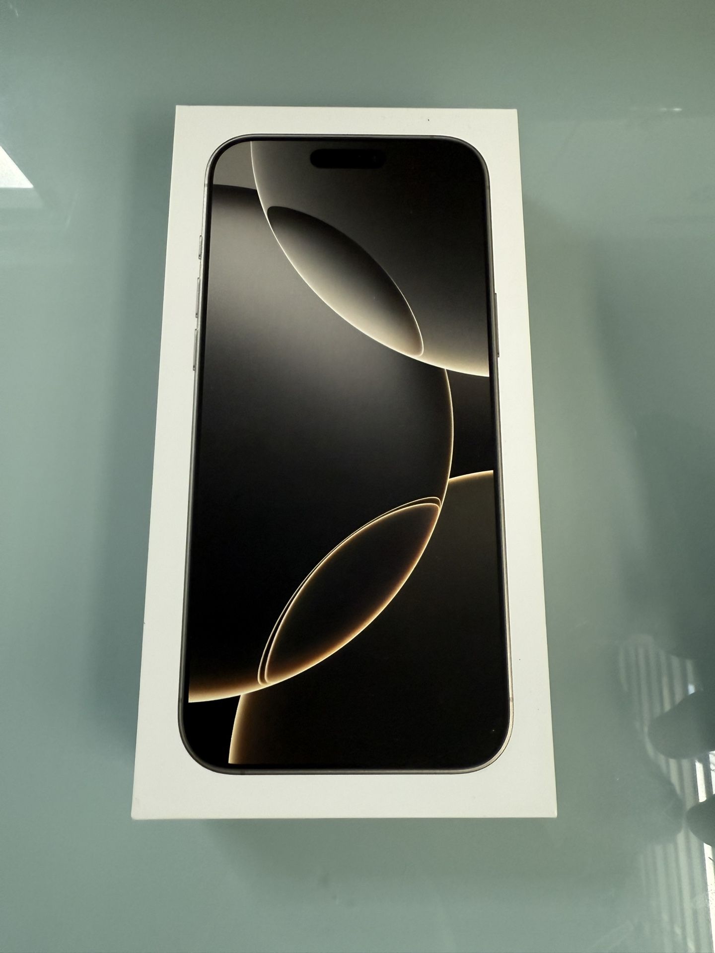 iPhone 16 Pro Max 256gb Natural Titanium UNLOCKED