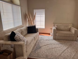 Couch set