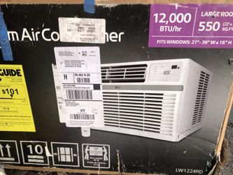 Window Air Conditioners Different Brand Names And Sizes Almost 50% Off Let Me Know What Size You Need LG 