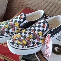 $40  Classic Slip-O - Size: 8.5 W/ 7.0M