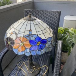 VINTAGE TIFFANY LAMP 