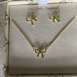 Bow Necklace And Pierced Earrings 