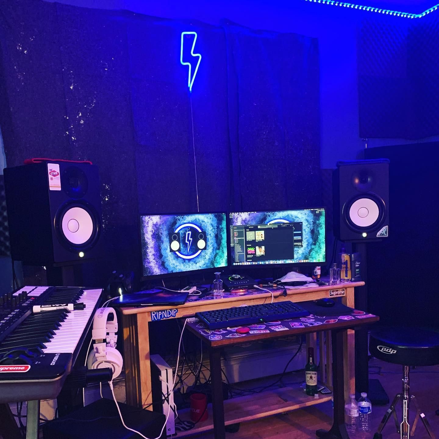 Pro Recording Setup – Mic & Interface Included