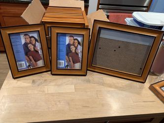 17 5x7 Wooden Picture Frames