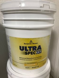 5 gallon paint (Exterior) white (new)