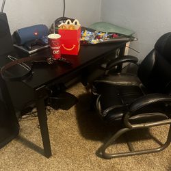table and chair for 20$