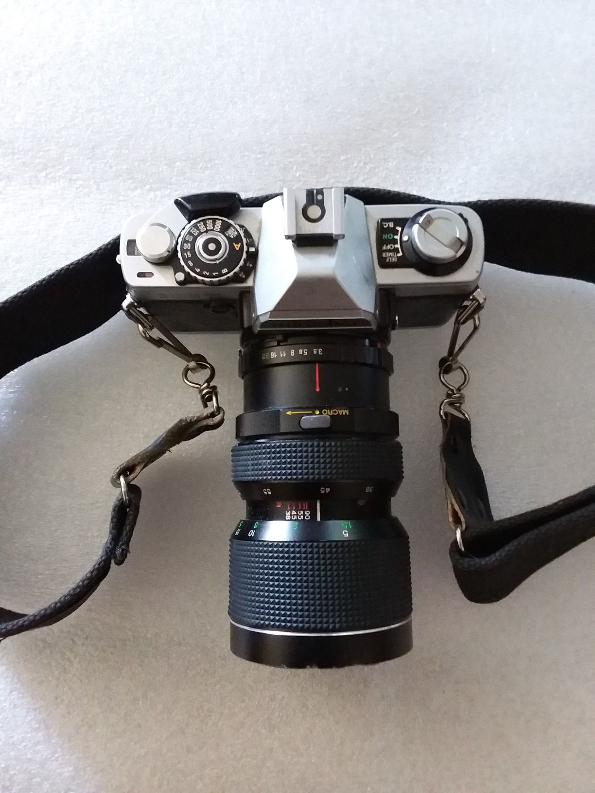 Minolta XG 7 35mm camera - zoom lens - XG7 Vintage SLR Camera