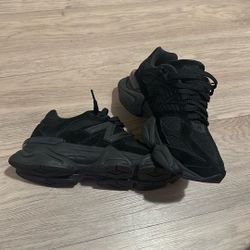 black New Balance 9060
