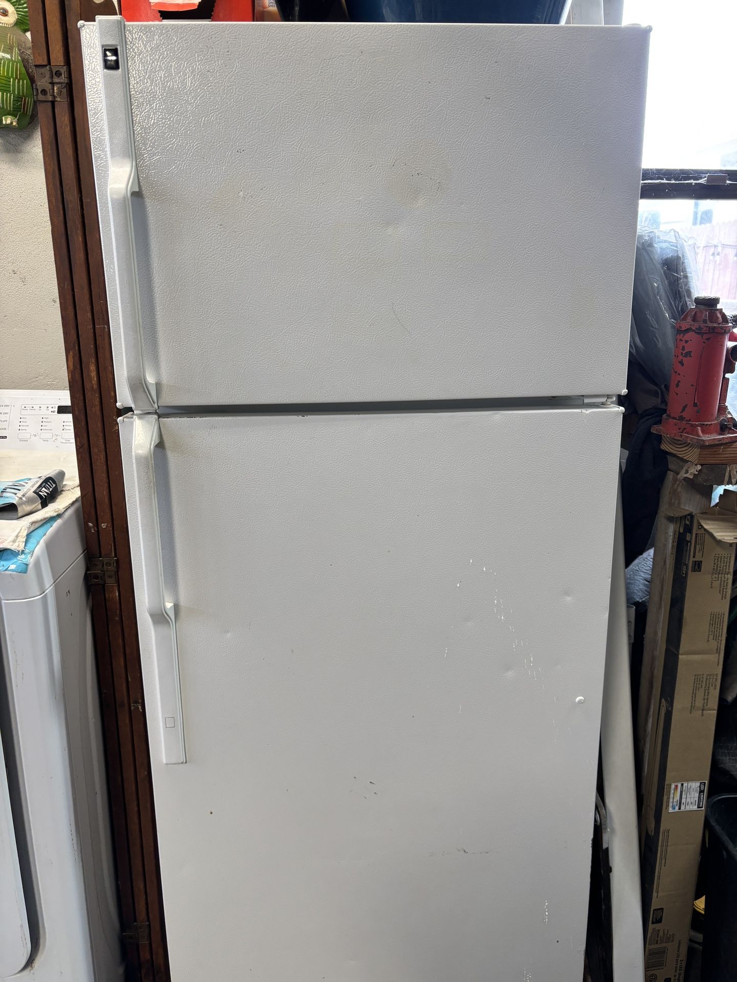 Hotpoint 16.6 CU FT Refrigerator