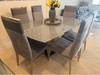 Juego de comedor con 6 sillas / Dining set with 6 chairs