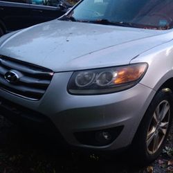 2012 Hyundai Santa Fe Automatic 6 Cylinder 
