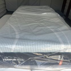 NEW MODEL Tempurpedic 2.0 XL Twin or (half) split King PROADAPT FIRM mattress