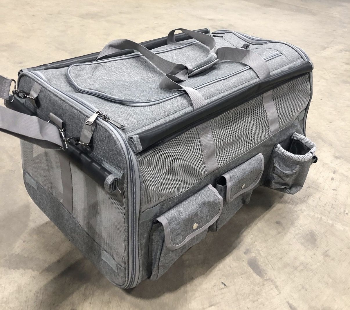 Pet carrier bag with wheels 23”x13”x15”