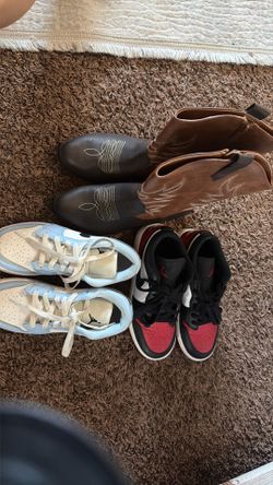 BUNDLE BOOTS AND BLUE/white SIZE 4 black and red 4.5