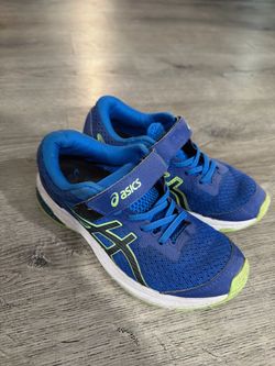 Big kid asics sport shoes