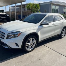 Mercdes GLA (contact info removed)