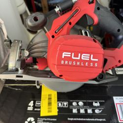 Milwaukee 18v Circular Saw With Blade