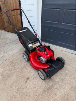 Craftsman self propelled lawn mower (with bag)