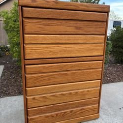 Solid Oak Wood 5 Drawer Dresser Chest of Drawers Furniture Great Condition USA Made