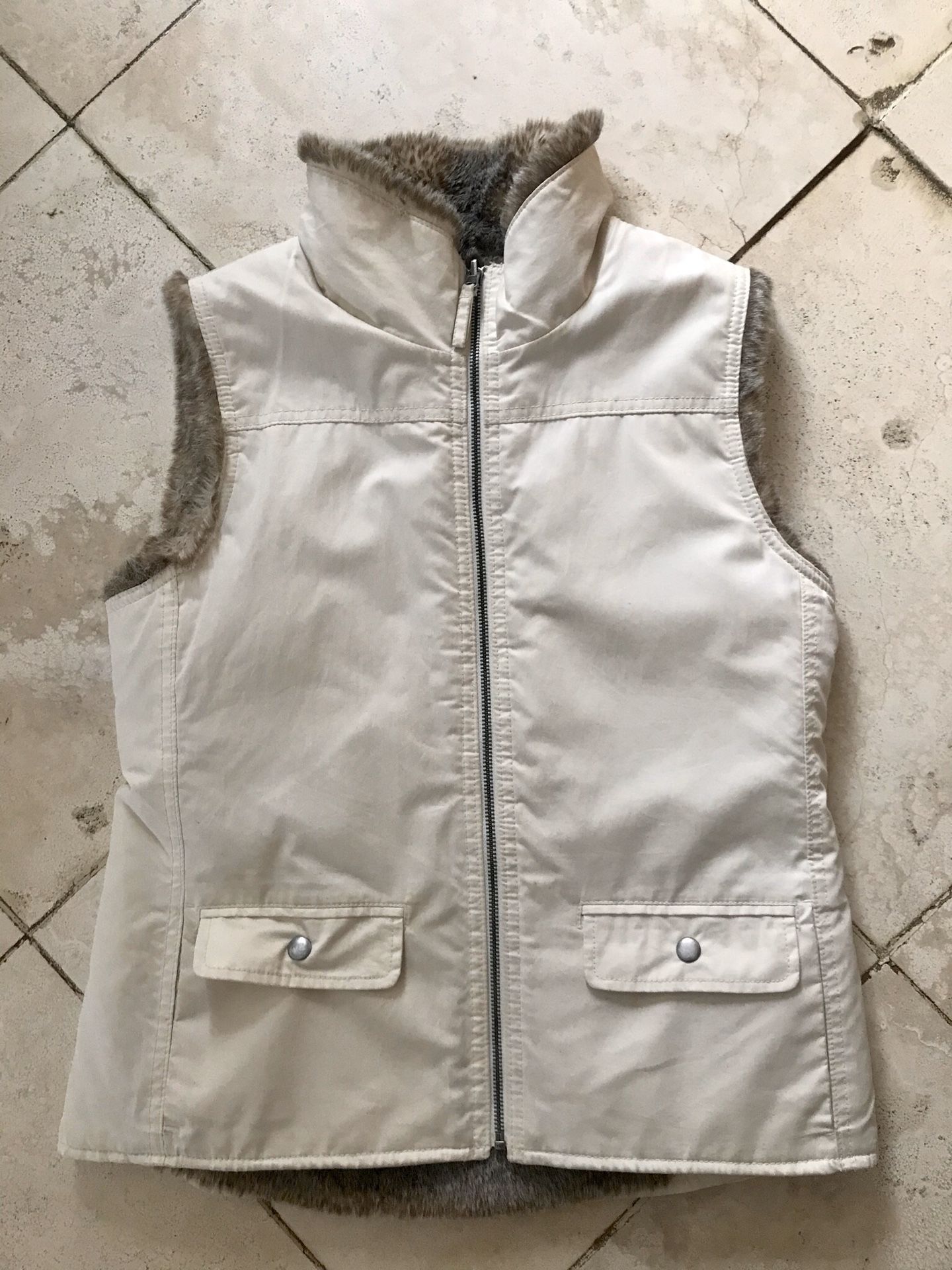 Gap vest reversible fake fur