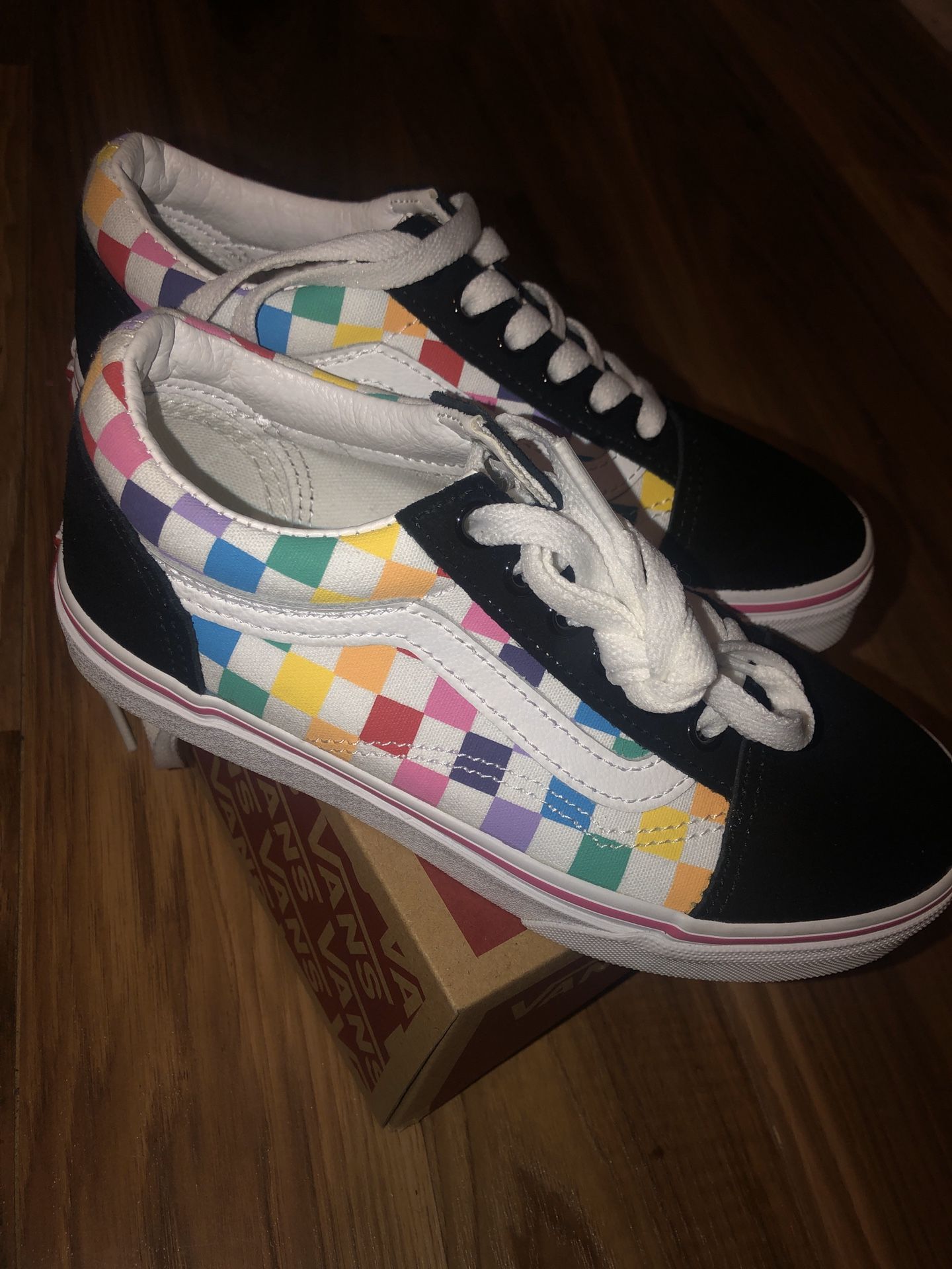 Girls Vans size 1.5 NEW