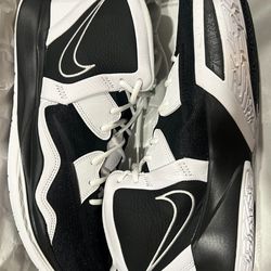 Nike Kyrie Infinity black/white size 12 Brand new