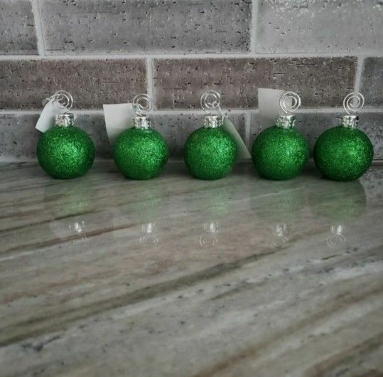 BRAND NEW ORNAMENT PICTURE HOLDER SET OF 5