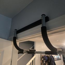 Pull Up Bar