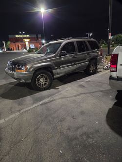 2000 Jeep Cherokee Laredo V8