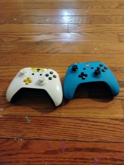 Xbox One s controllers