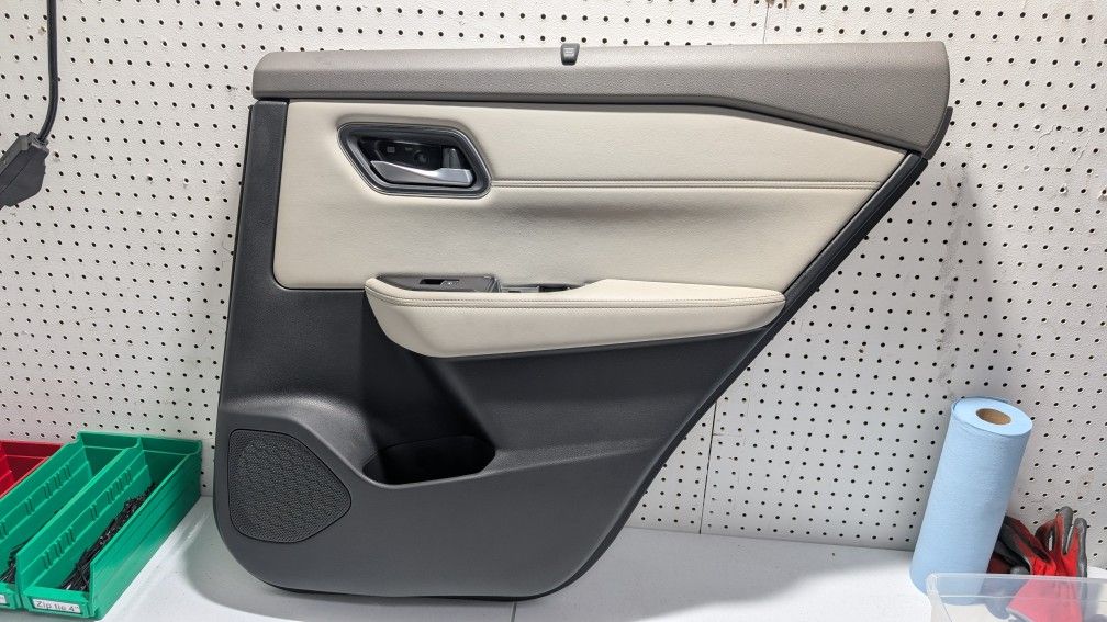 2021 2022 2023 NISSAN ROGUE PASSENGER REAR RIGHT SIDE INTERIOR DOOR PANEL COVER TRIM OEM W SUNSHADE