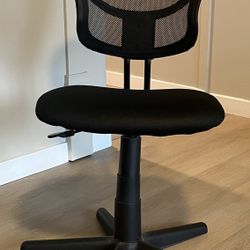 FREE Adjustable Desk Chair **Needs Wheels**