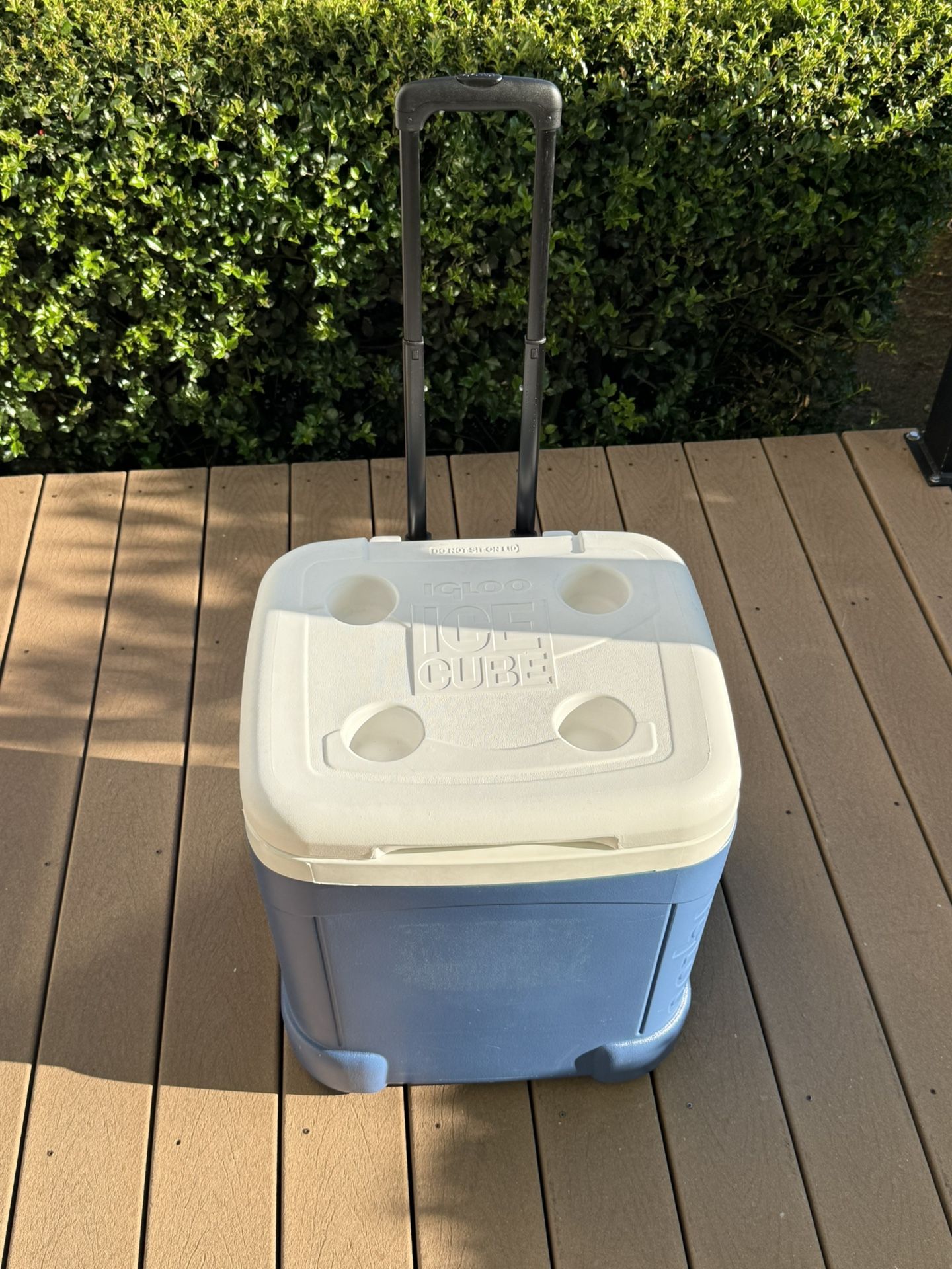 Igloo Cube 60qt Cooler… Like new