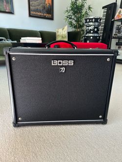 Boss Katana-100 Guitar Amp + GA-FC Footswitch