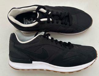 Women’s Nike Pegasus New Race