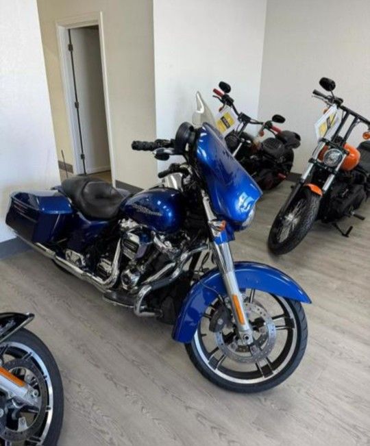 2017 HarleyDavidson Street Glide Special for Sale in Las Vegas, NV