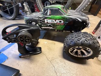 Traxxas Revo 3.3 Nitro Monster Truck RC