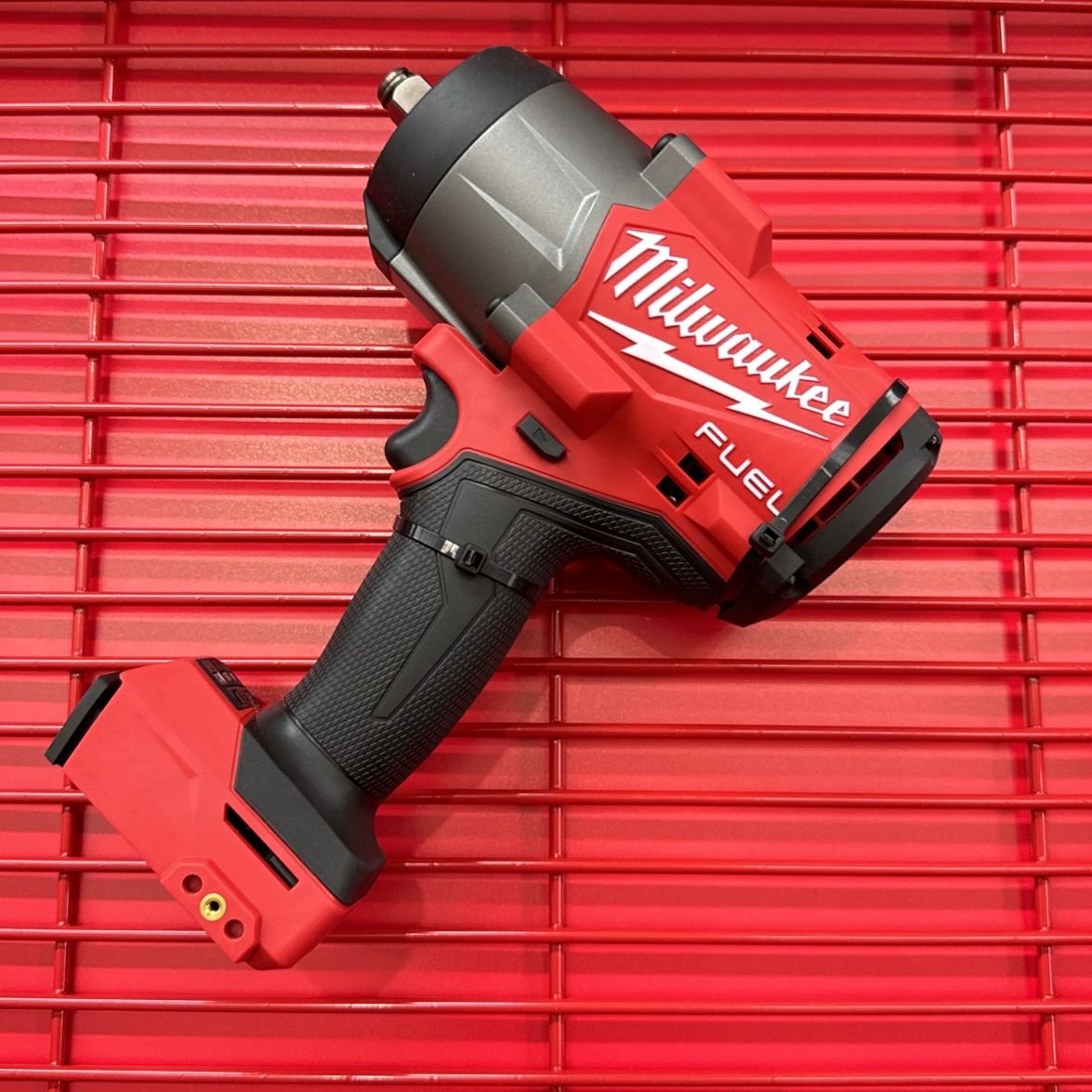 M18 FUEL 18V Lithium-Ion Brushless Cordless 1/2 in. Impact Wrench with Friction Ring (Tool-Only)