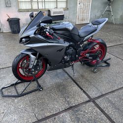 2013 Yamaha R1