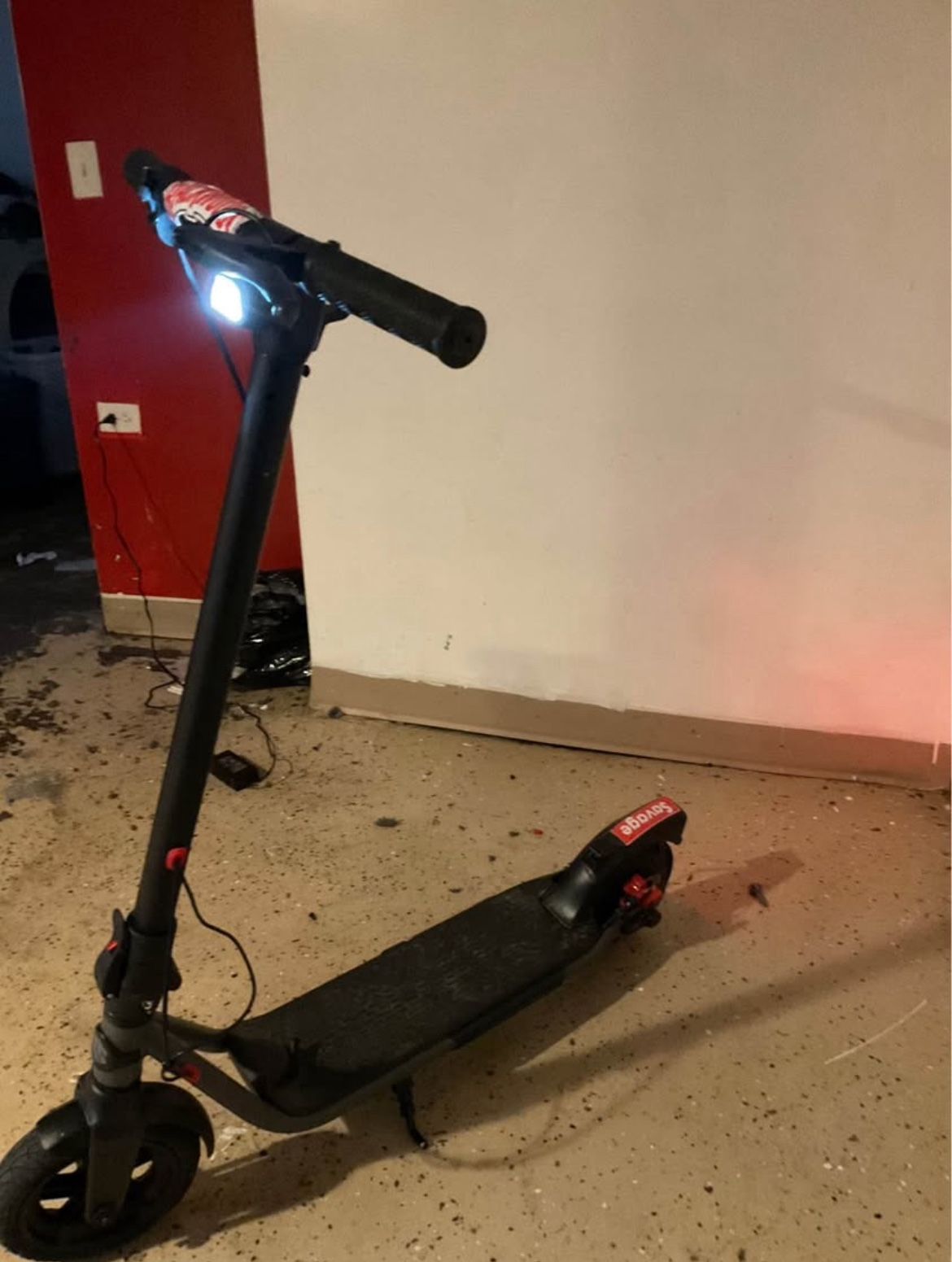 E Scooter, 27 Mph. ( No Negotiation)
